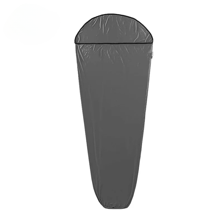 Drap Sac de Couchage Gris Elastique et Léger en Nylon sur fond blanc
