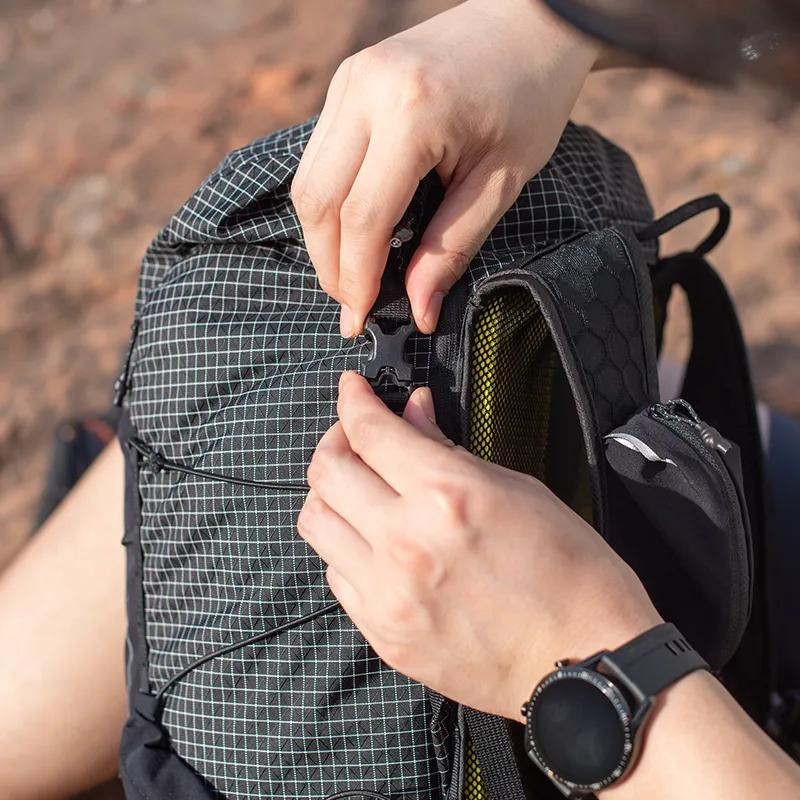 sac à dos randonnée hommes 30l noir avec fermeture roll-top