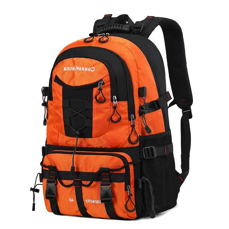 sac à dos randonnée homme 40l orange sur fond blanc