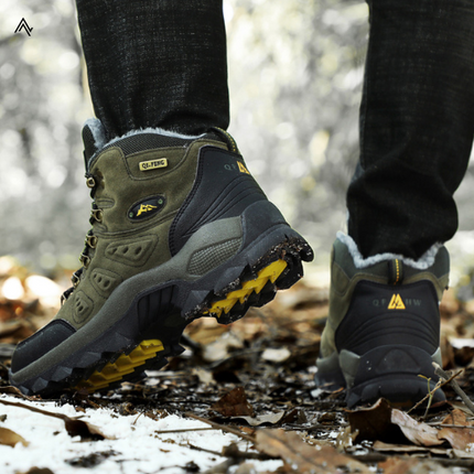 Chaussures de Montagne Hautes en Cuir Suède