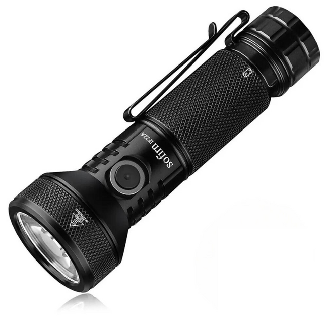 Lampe Torche Puissante en Aluminium sur fond blanc.