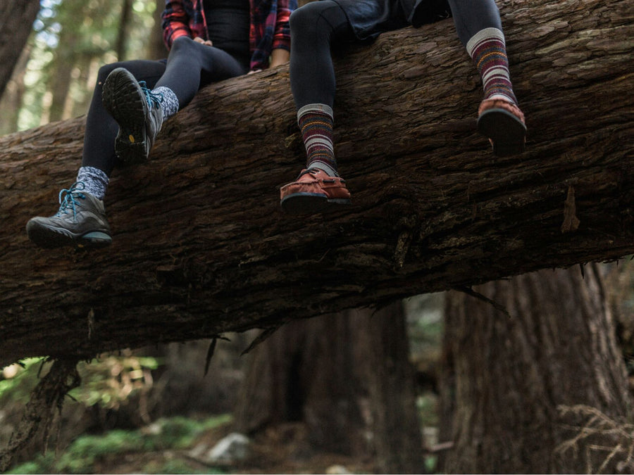 Chaussures de randonnée en cuir, laçage en gros plan