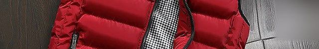 Doudoune sans manches homme rouge ouverte sur sa doublure vichy