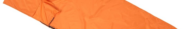 Drap Sac de Couchage Orange et Long sur fond blanc