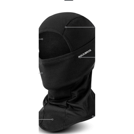 Cagoule polaire vue de trois quarts, collerette allongée