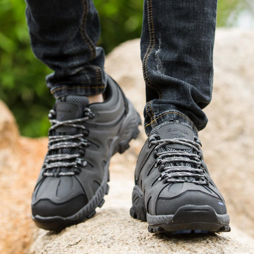 chaussure de randonnée homme gris porté
