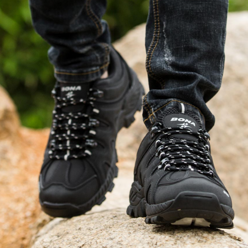 chaussure de randonnée homme noir porté